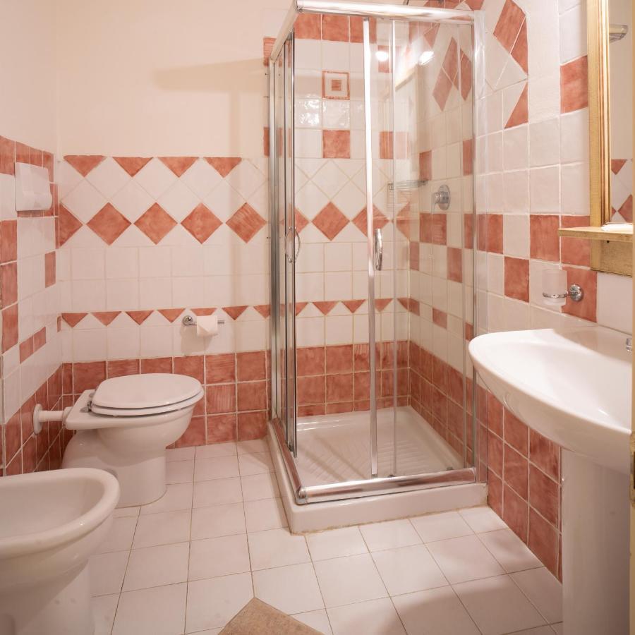 Hotel Pedra Santa Baja Sardinia Eksteriør bilde