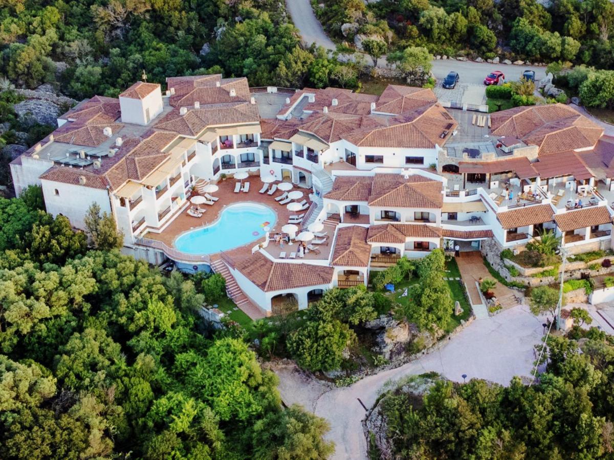 Hotel Pedra Santa Baja Sardinia Eksteriør bilde