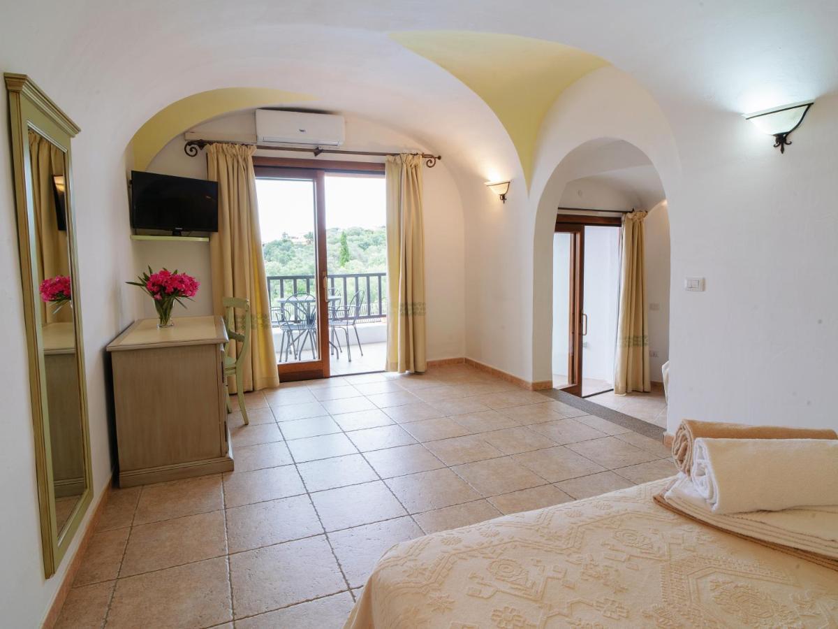 Hotel Pedra Santa Baja Sardinia Eksteriør bilde
