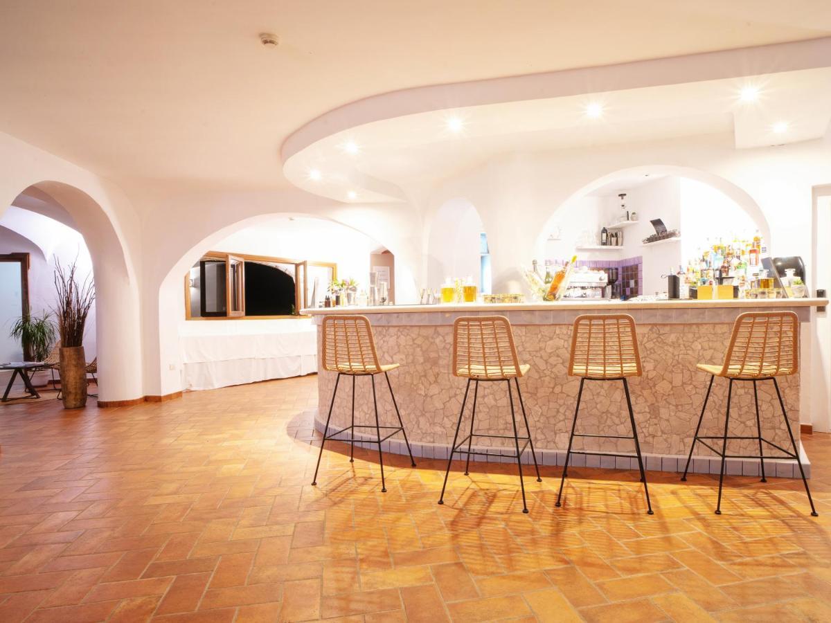 Hotel Pedra Santa Baja Sardinia Eksteriør bilde