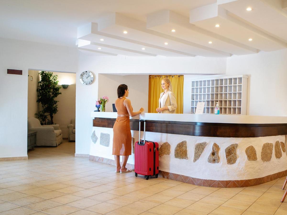 Hotel Pedra Santa Baja Sardinia Eksteriør bilde