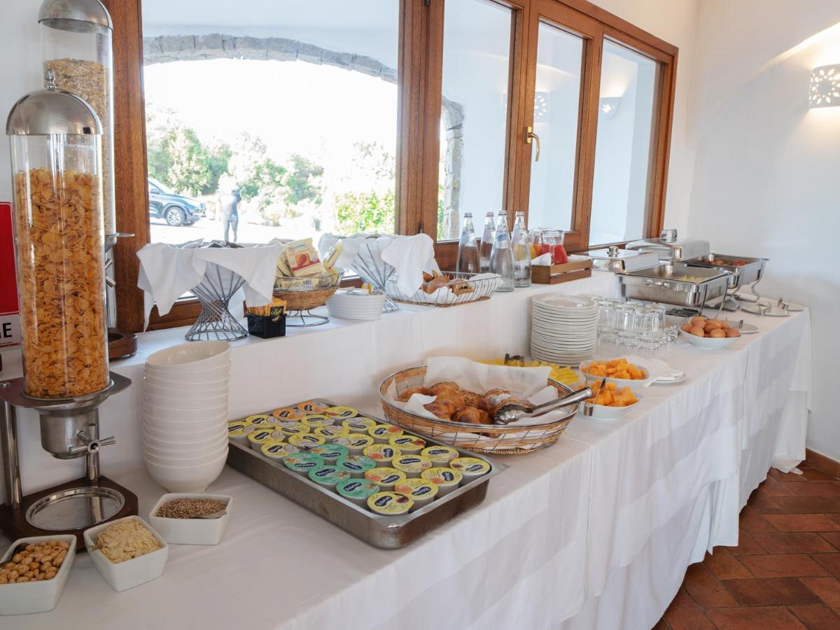Hotel Pedra Santa Baja Sardinia Eksteriør bilde
