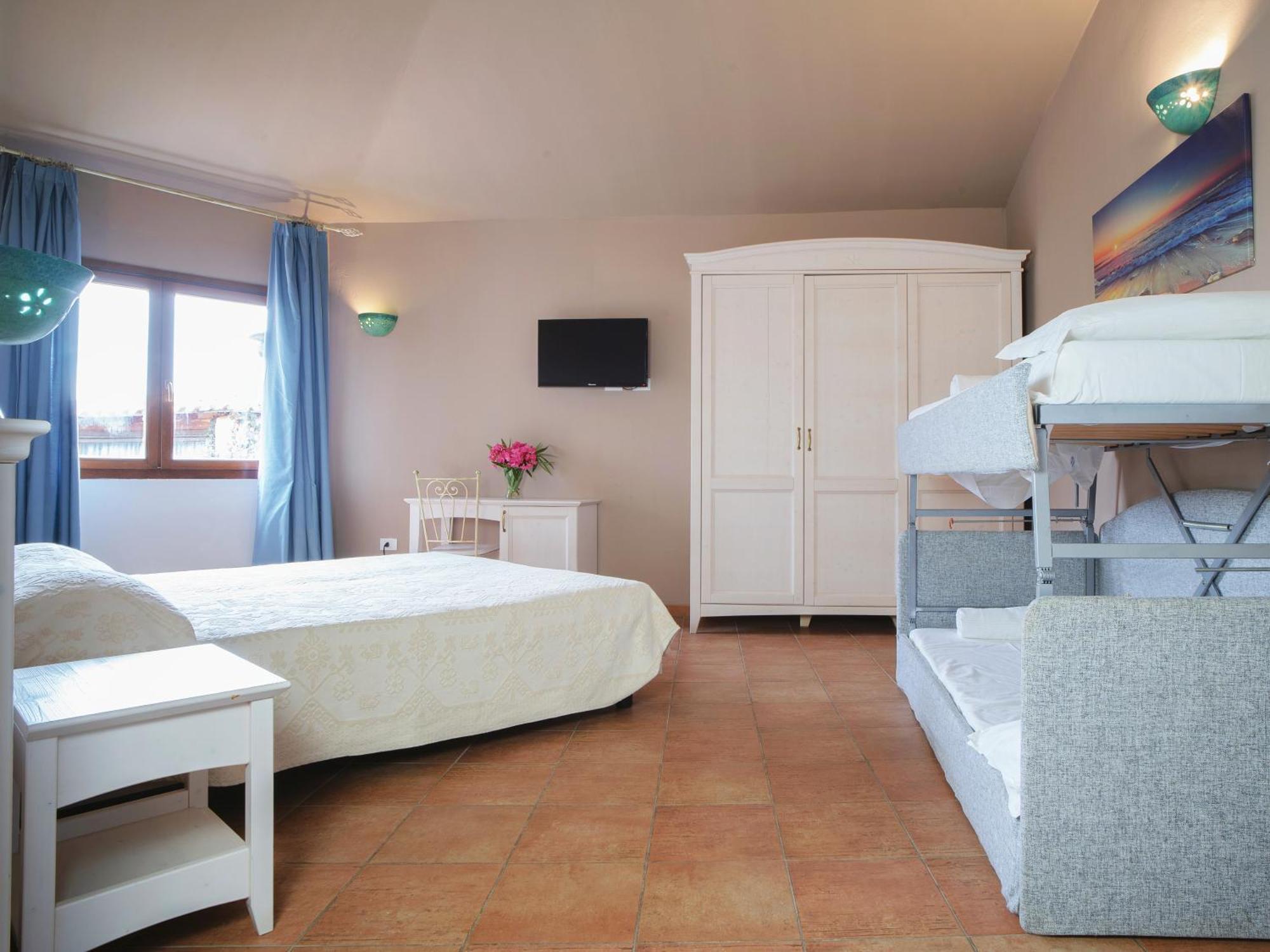 Hotel Pedra Santa Baja Sardinia Eksteriør bilde