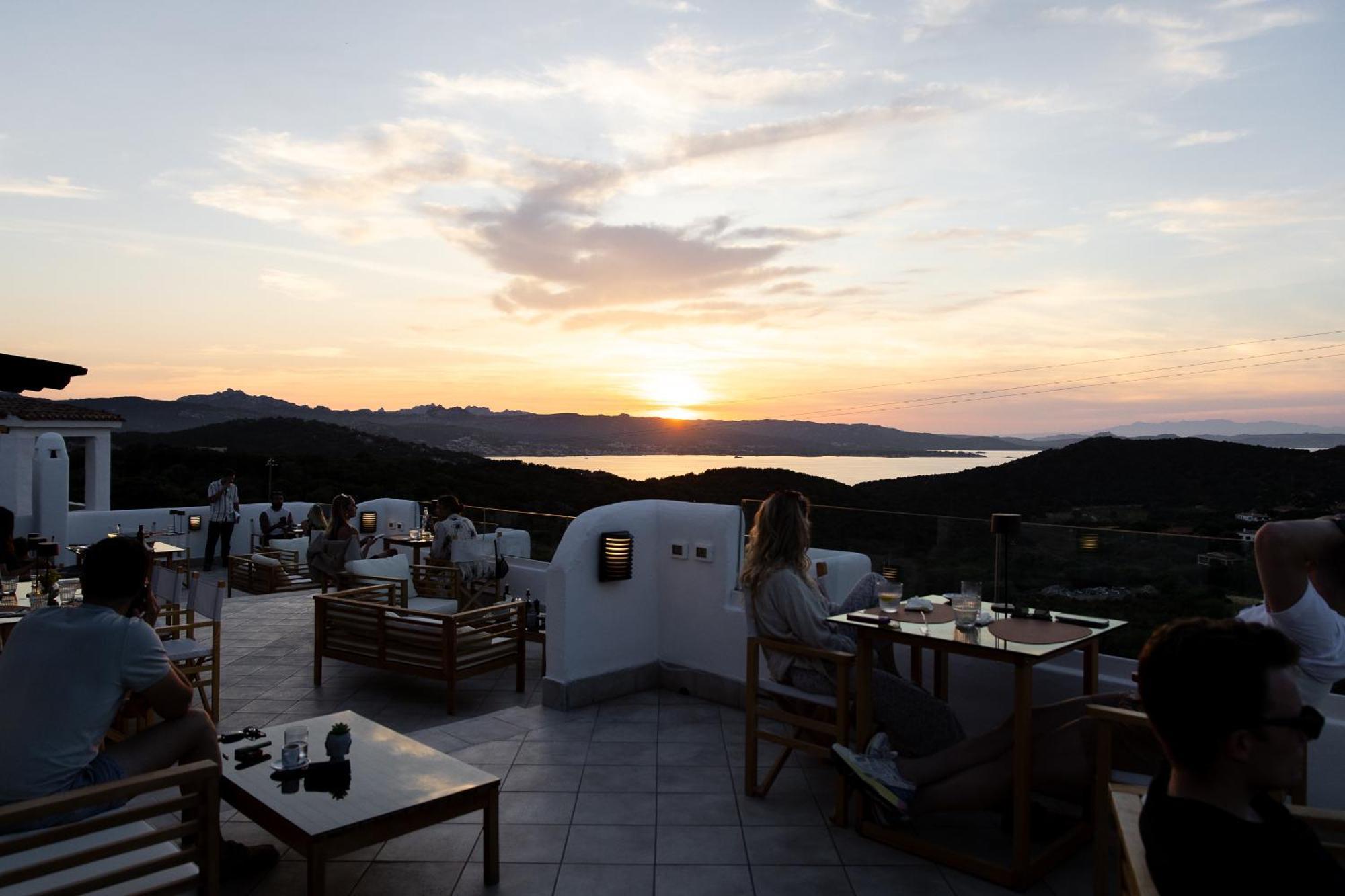 Hotel Pedra Santa Baja Sardinia Eksteriør bilde